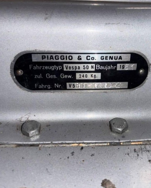 Original-Typenschild Piaggio Original-Typenschild von Piaggio – Nachweis der Herkunft